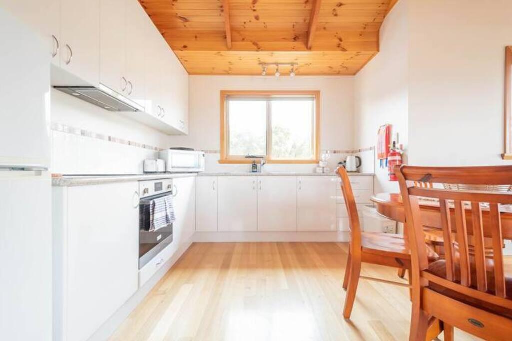 Private 2 Bedroom Cabin Retreat Legana Exterior photo